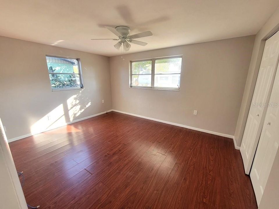 For Sale: $190,000 (2 beds, 1 baths, 1024 Square Feet)