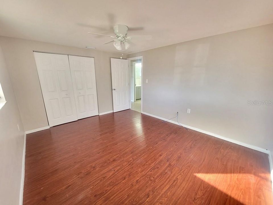 For Sale: $190,000 (2 beds, 1 baths, 1024 Square Feet)