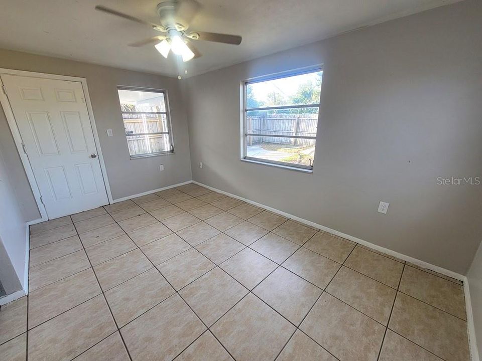 For Sale: $190,000 (2 beds, 1 baths, 1024 Square Feet)