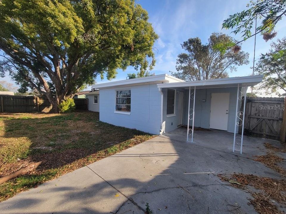 For Sale: $190,000 (2 beds, 1 baths, 1024 Square Feet)