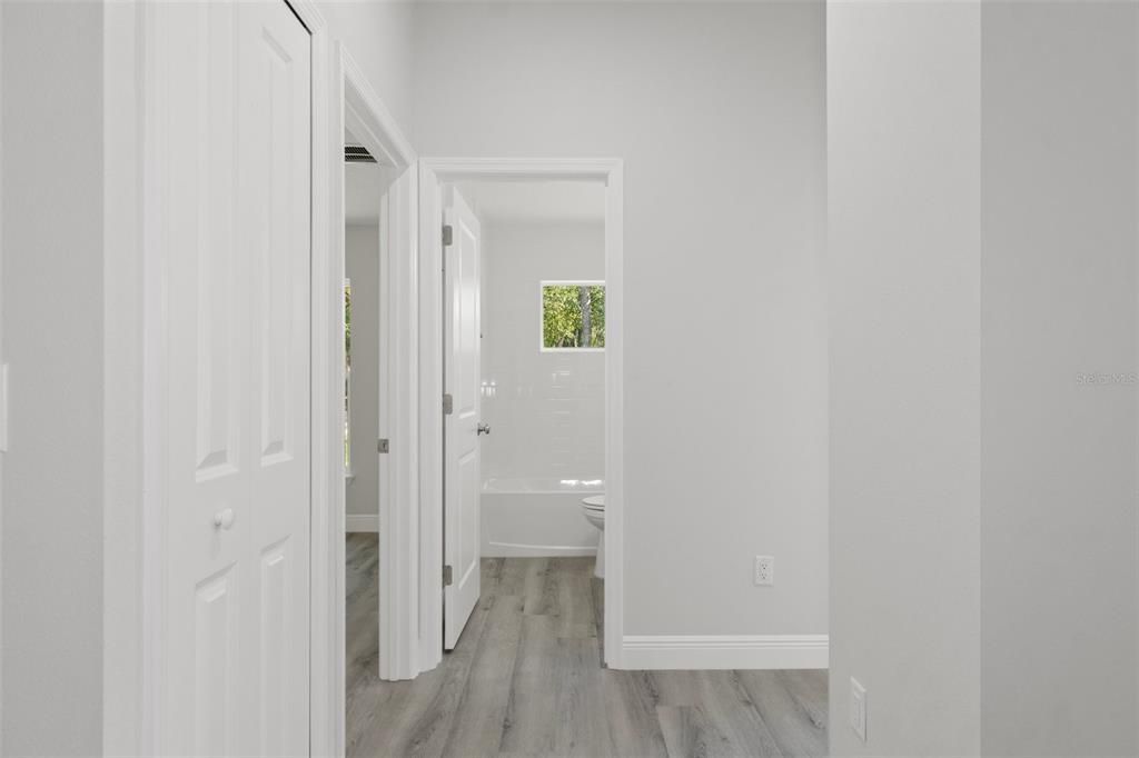 В аренду: $2,400 (4 спален, 2 ванн, 1662 Квадратных фут)