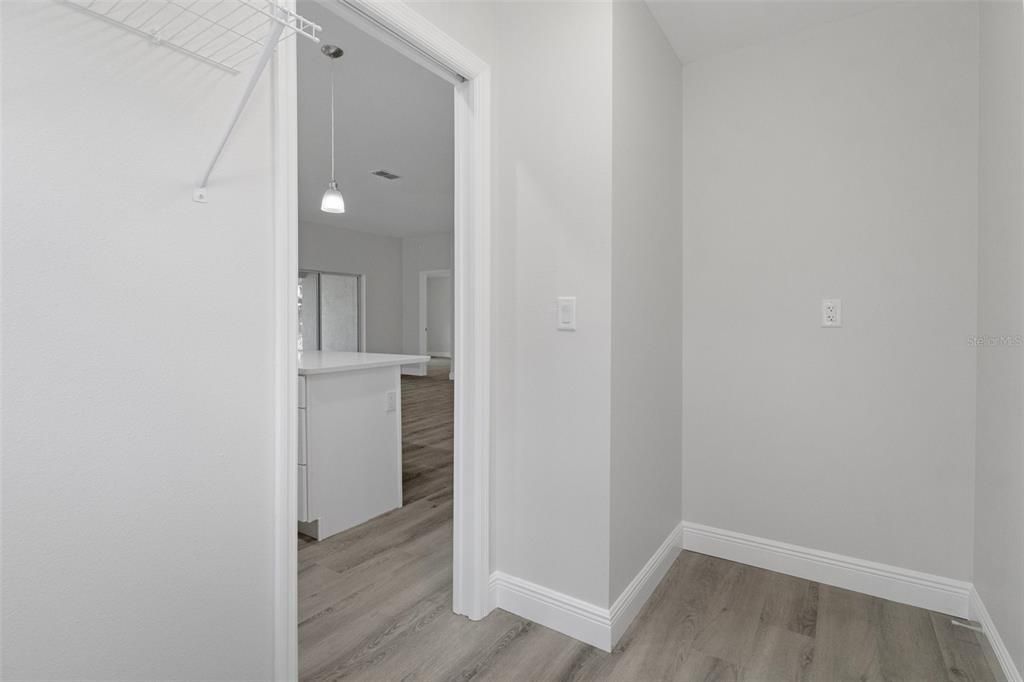 В аренду: $2,400 (4 спален, 2 ванн, 1662 Квадратных фут)