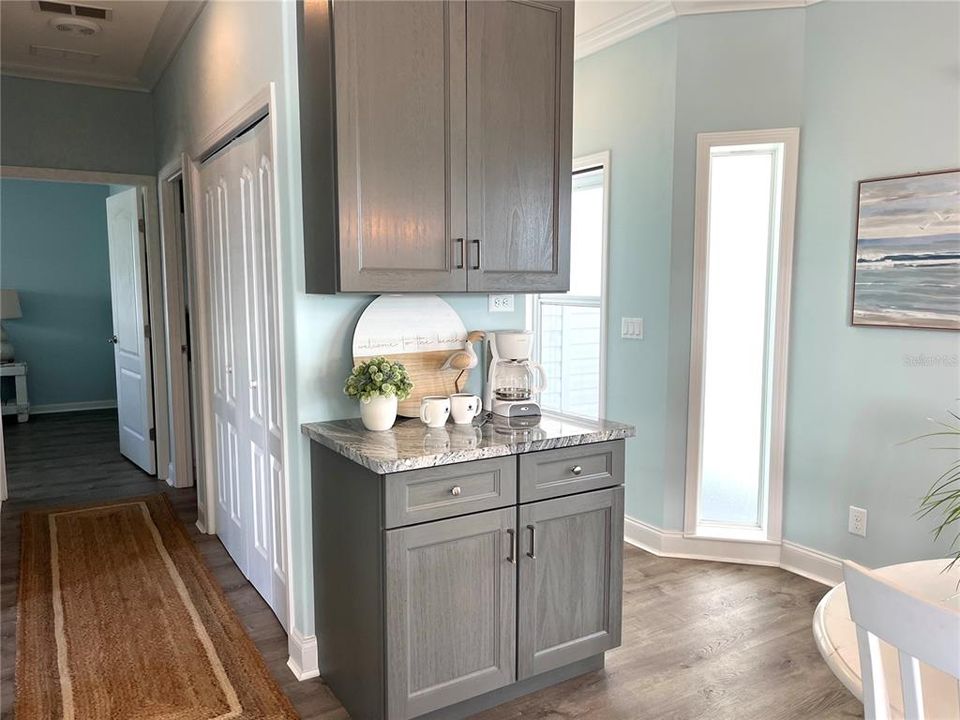 For Sale: $359,000 (2 beds, 2 baths, 1195 Square Feet)