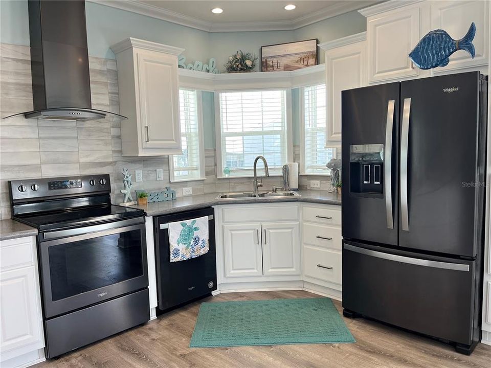 For Sale: $359,000 (2 beds, 2 baths, 1195 Square Feet)