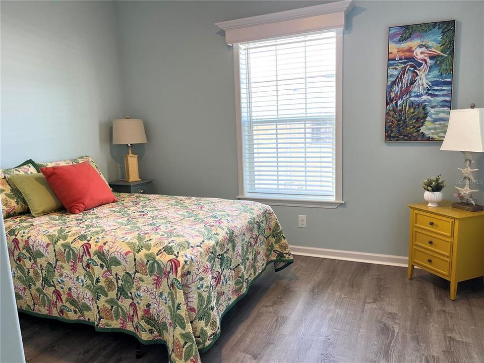 For Sale: $359,000 (2 beds, 2 baths, 1195 Square Feet)