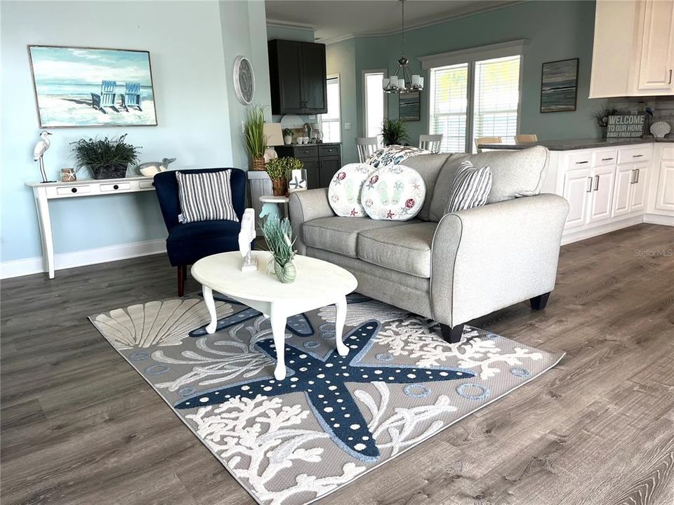 For Sale: $359,000 (2 beds, 2 baths, 1195 Square Feet)