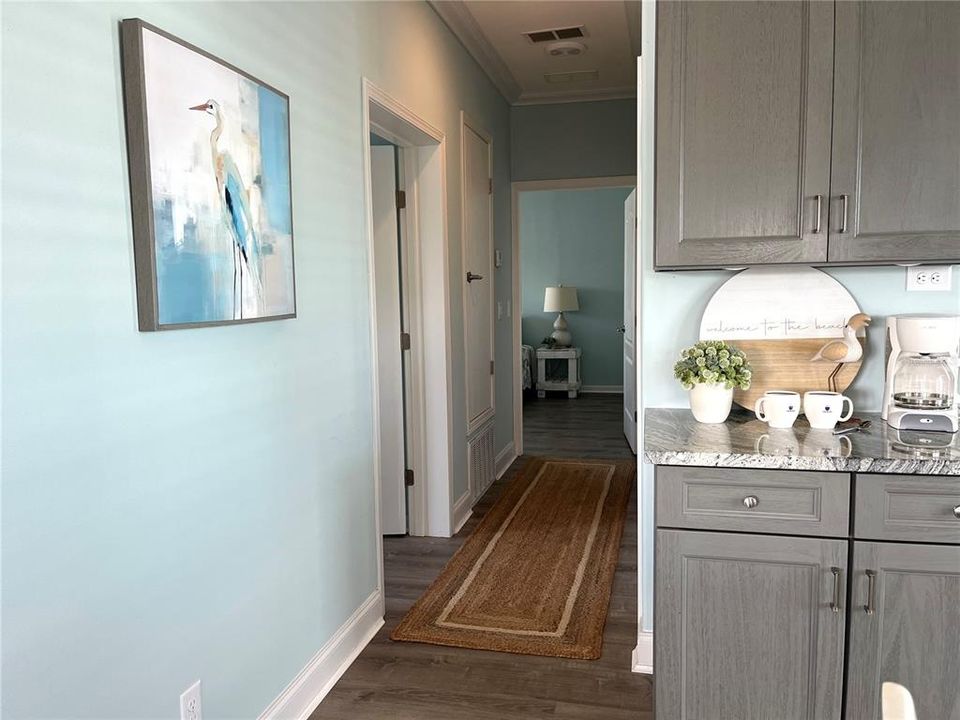 For Sale: $359,000 (2 beds, 2 baths, 1195 Square Feet)