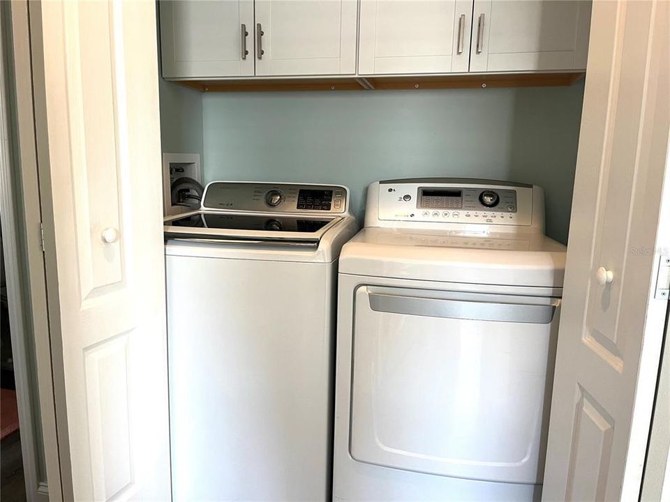 For Sale: $359,000 (2 beds, 2 baths, 1195 Square Feet)