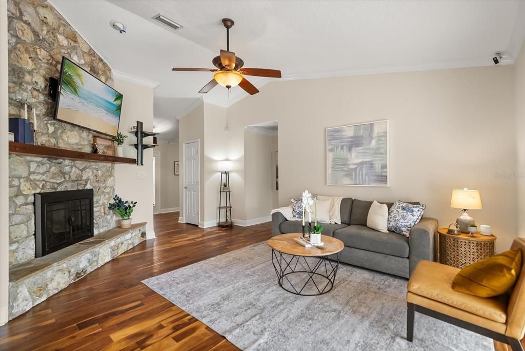 For Sale: $995,000 (4 beds, 2 baths, 2091 Square Feet)