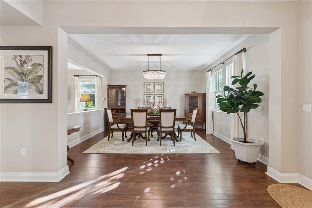 待售: $734,900 (3 贝兹, 2 浴室, 2707 平方英尺)