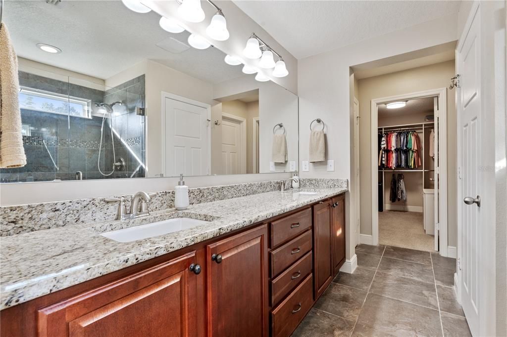 待售: $734,900 (3 贝兹, 2 浴室, 2707 平方英尺)