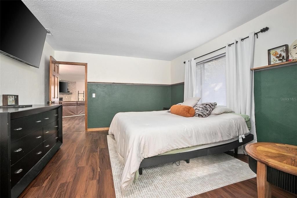 For Sale: $290,000 (2 beds, 2 baths, 1308 Square Feet)