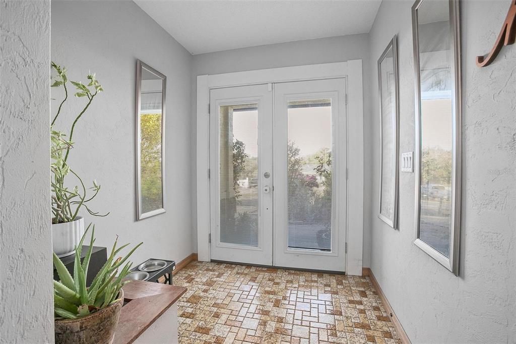 For Sale: $290,000 (2 beds, 2 baths, 1308 Square Feet)