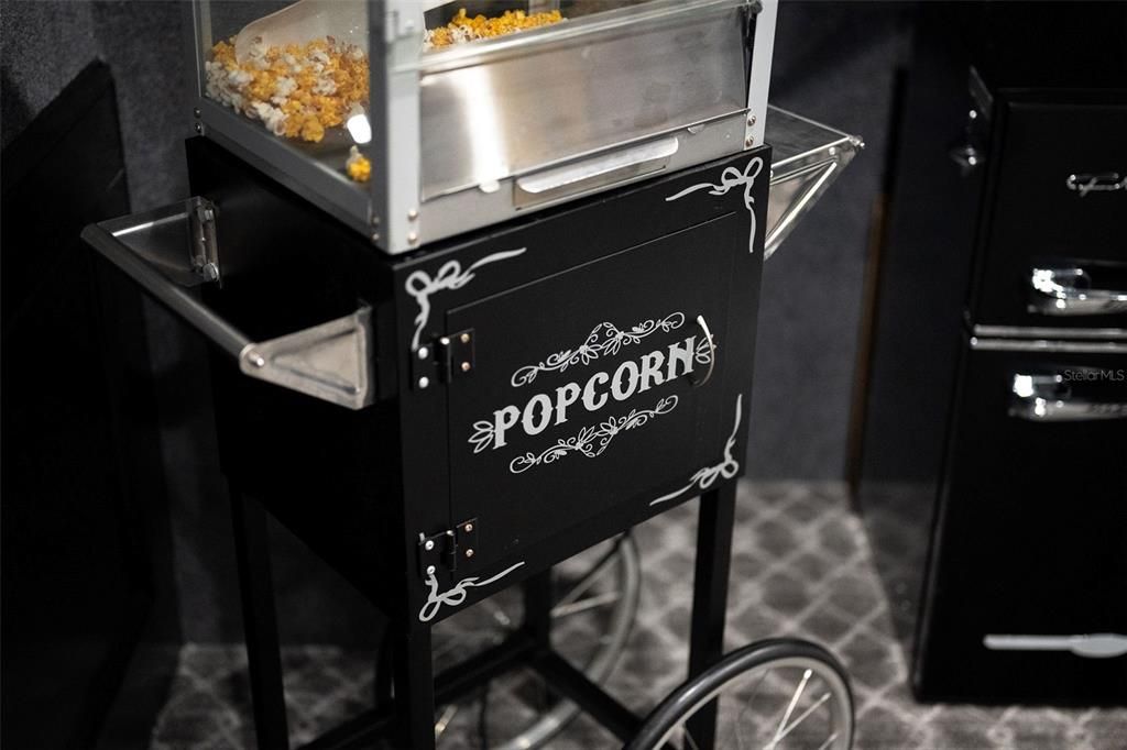 待售: $3,499,000 (6 贝兹, 6 浴室, 7761 平方英尺)