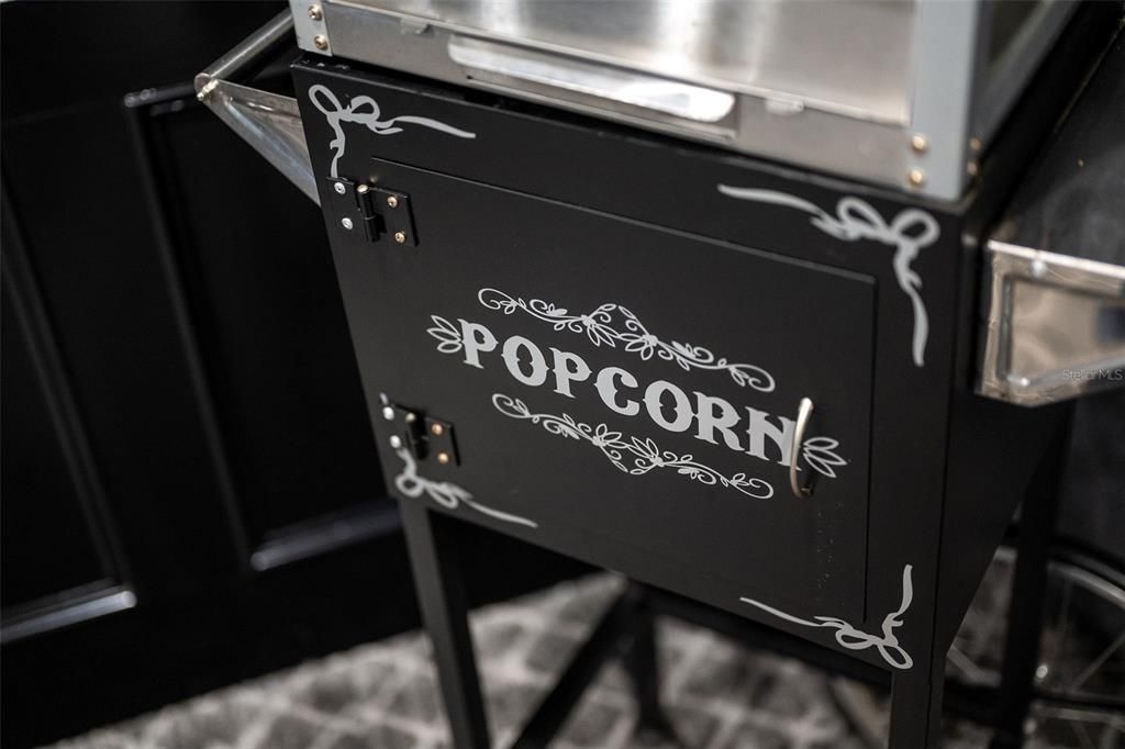 待售: $3,499,000 (6 贝兹, 6 浴室, 7761 平方英尺)