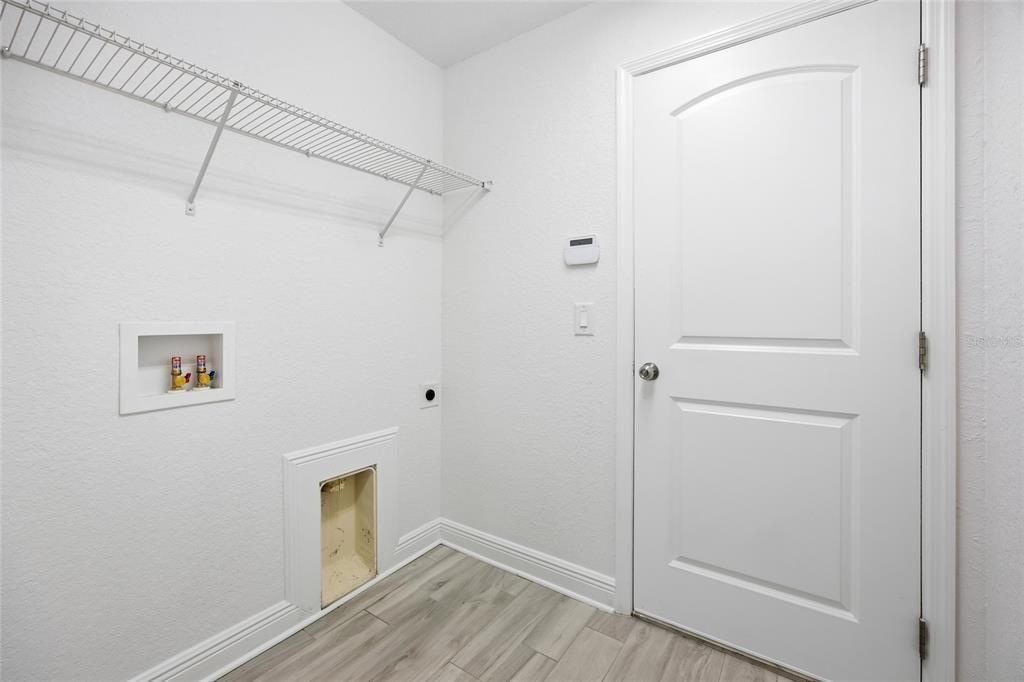 For Sale: $450,000 (4 beds, 2 baths, 2346 Square Feet)