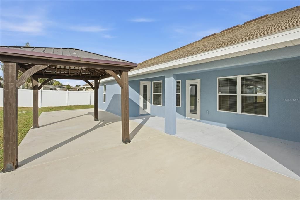 For Sale: $450,000 (4 beds, 2 baths, 2346 Square Feet)