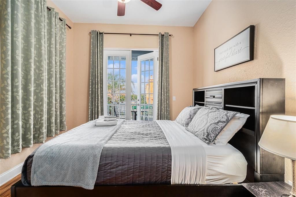 En Venta: $1,150,000 (3 camas, 2 baños, 2933 Pies cuadrados)