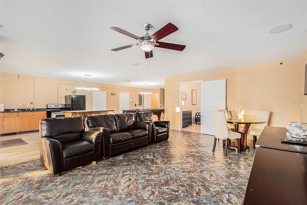 En Venta: $1,150,000 (3 camas, 2 baños, 2933 Pies cuadrados)