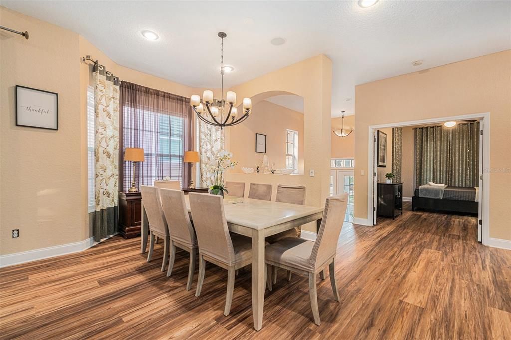 En Venta: $1,150,000 (3 camas, 2 baños, 2933 Pies cuadrados)