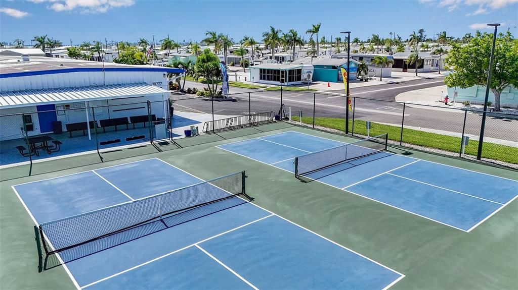 待售: $164,900 (1 贝兹, 1 浴室, 564 平方英尺)