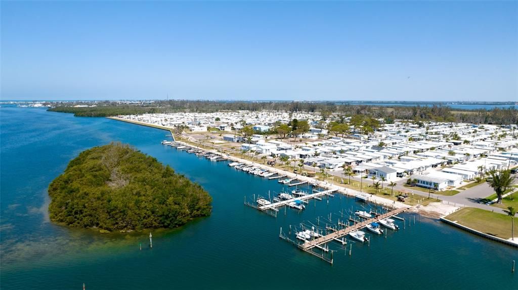 待售: $164,900 (1 贝兹, 1 浴室, 564 平方英尺)