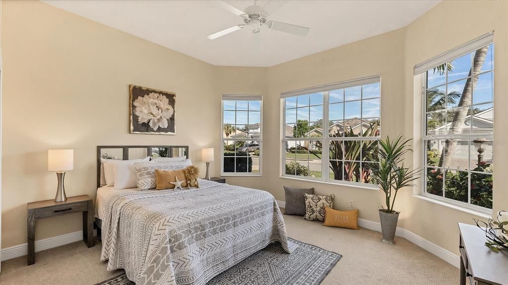 En Venta: $649,900 (3 camas, 2 baños, 2034 Pies cuadrados)