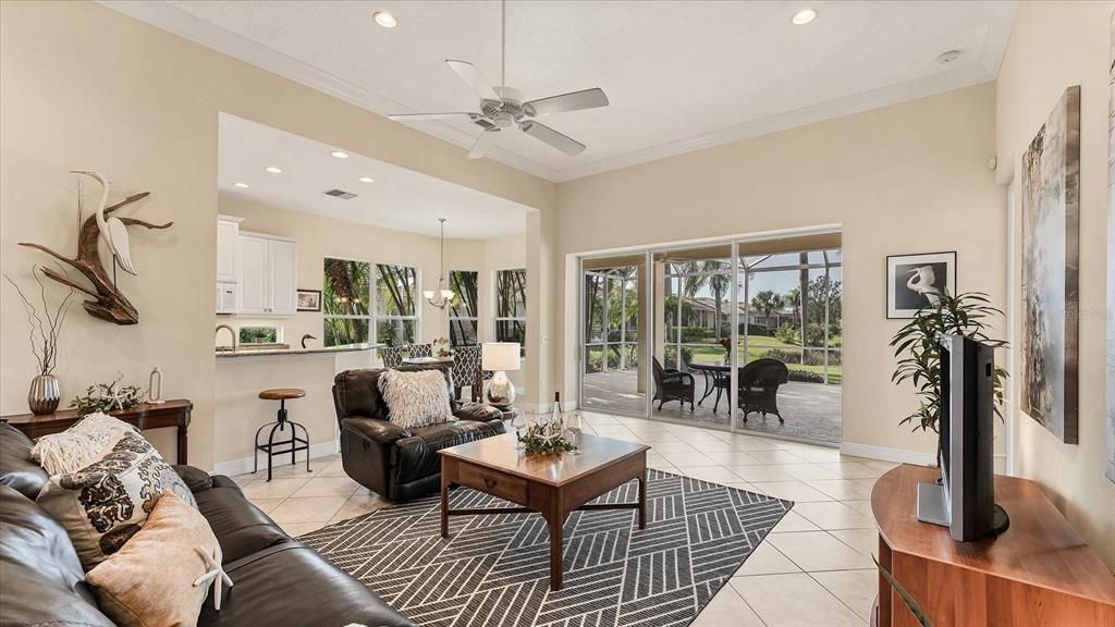 En Venta: $649,900 (3 camas, 2 baños, 2034 Pies cuadrados)