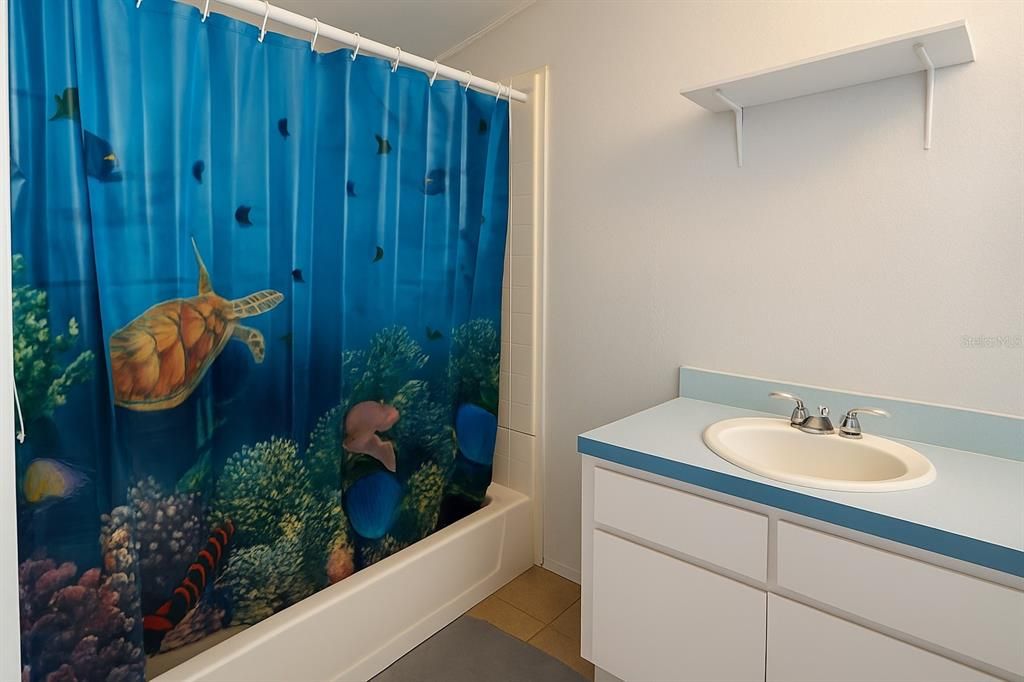 Active With Contract: $124,999 (3 beds, 2 baths, 924 Square Feet)