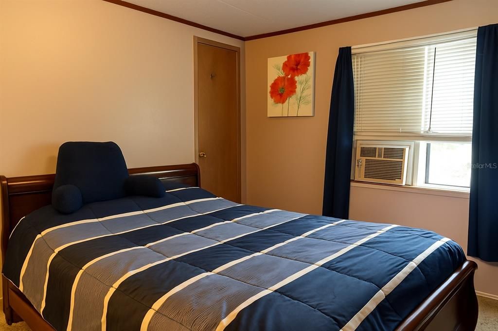 Active With Contract: $124,999 (3 beds, 2 baths, 924 Square Feet)