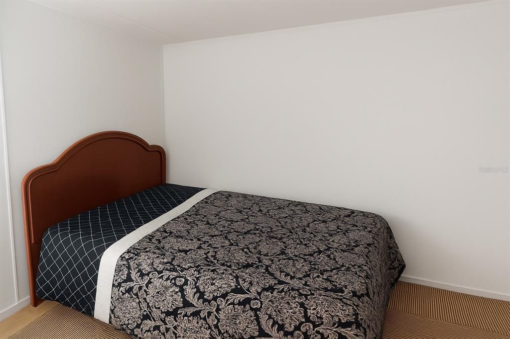 Active With Contract: $124,999 (3 beds, 2 baths, 924 Square Feet)