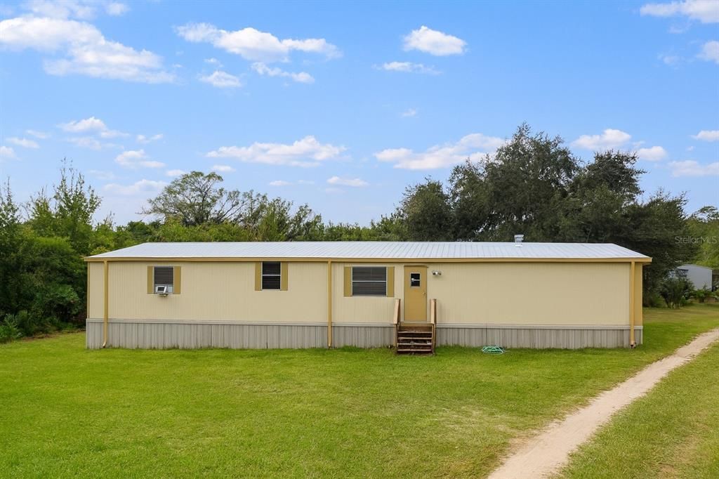 Active With Contract: $124,999 (3 beds, 2 baths, 924 Square Feet)