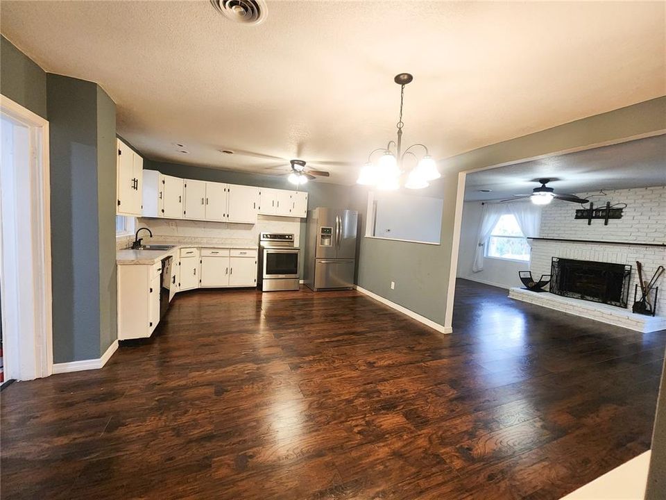 На продажу: $387,000 (3 спален, 2 ванн, 1936 Квадратных фут)