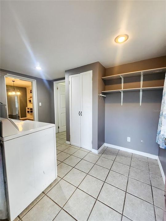 На продажу: $387,000 (3 спален, 2 ванн, 1936 Квадратных фут)