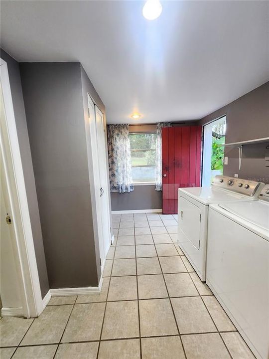 На продажу: $387,000 (3 спален, 2 ванн, 1936 Квадратных фут)