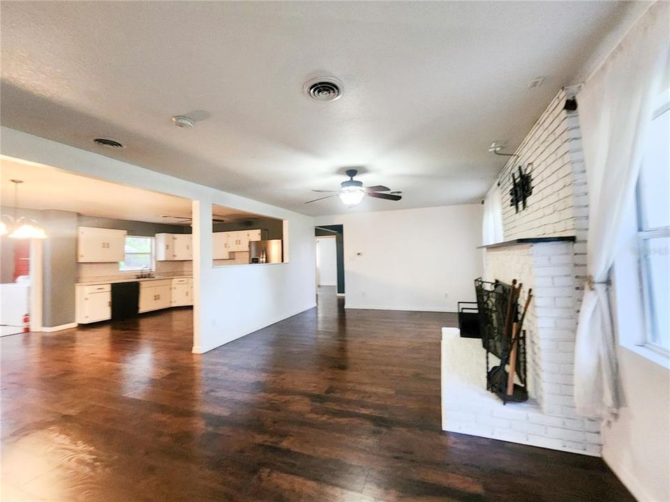 На продажу: $387,000 (3 спален, 2 ванн, 1936 Квадратных фут)