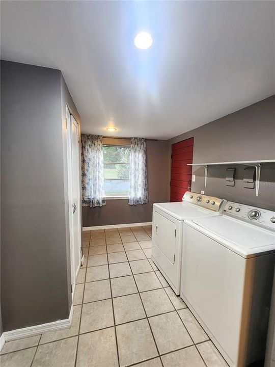 На продажу: $387,000 (3 спален, 2 ванн, 1936 Квадратных фут)