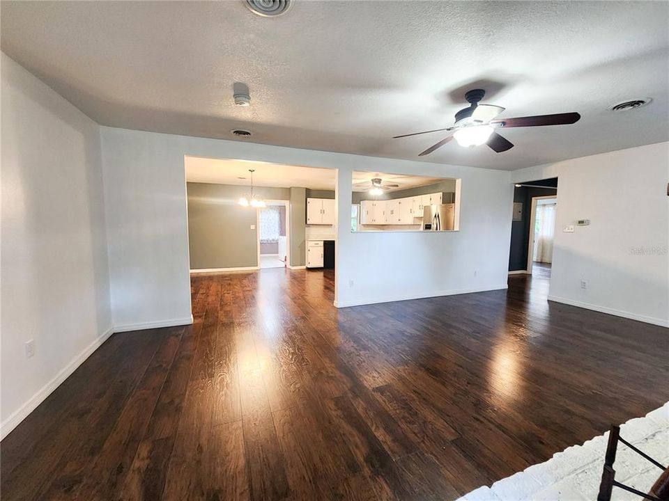 На продажу: $387,000 (3 спален, 2 ванн, 1936 Квадратных фут)