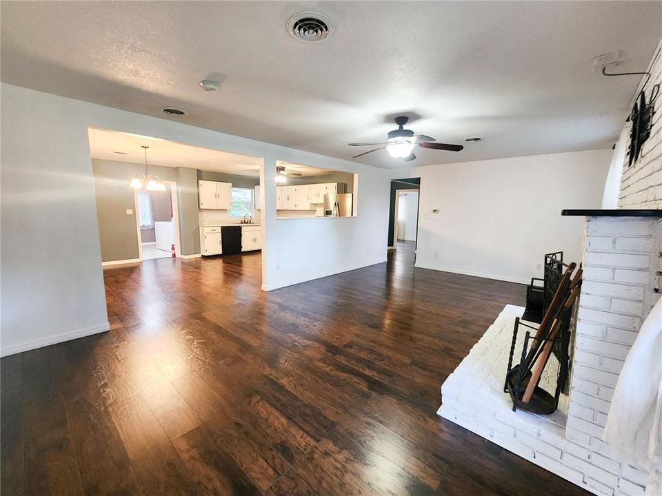 На продажу: $387,000 (3 спален, 2 ванн, 1936 Квадратных фут)