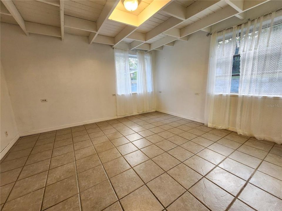 На продажу: $387,000 (3 спален, 2 ванн, 1936 Квадратных фут)