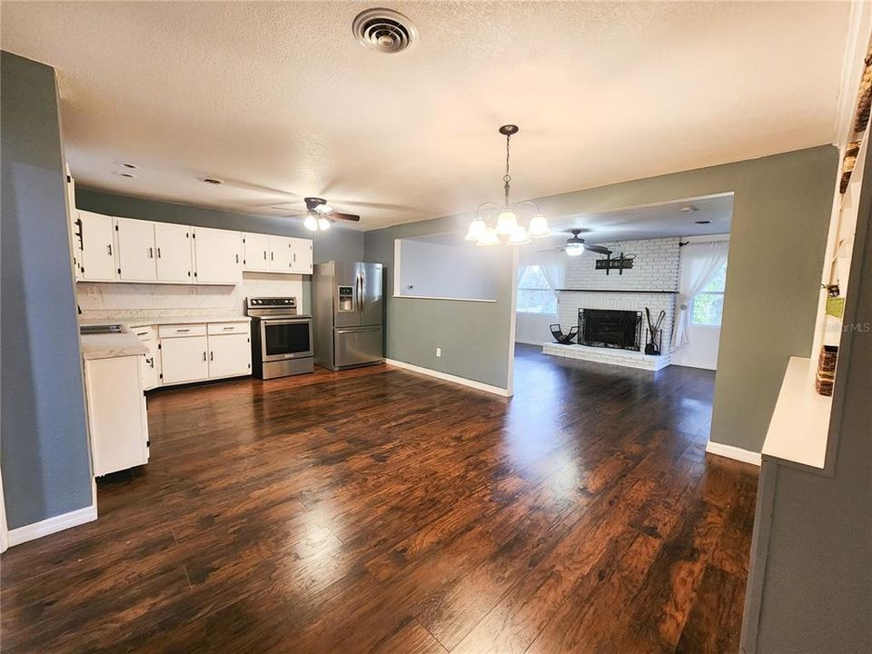 На продажу: $387,000 (3 спален, 2 ванн, 1936 Квадратных фут)