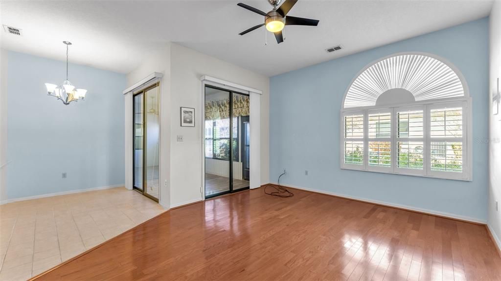 En Venta: $300,000 (3 camas, 2 baños, 1645 Pies cuadrados)