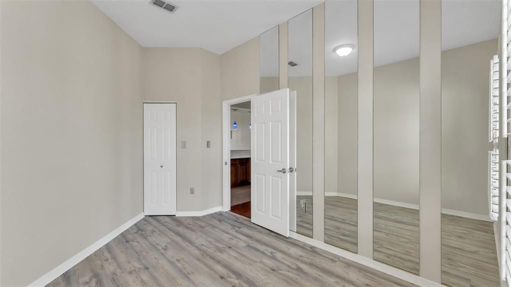 En Venta: $300,000 (3 camas, 2 baños, 1645 Pies cuadrados)