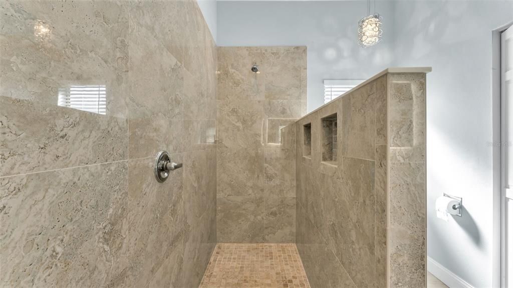 En Venta: $300,000 (3 camas, 2 baños, 1645 Pies cuadrados)