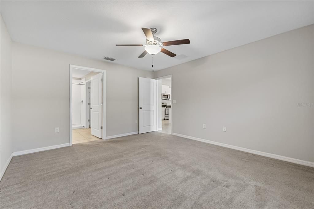 На продажу: $307,000 (3 спален, 3 ванн, 1555 Квадратных фут)