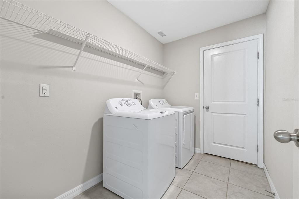 На продажу: $307,000 (3 спален, 3 ванн, 1555 Квадратных фут)