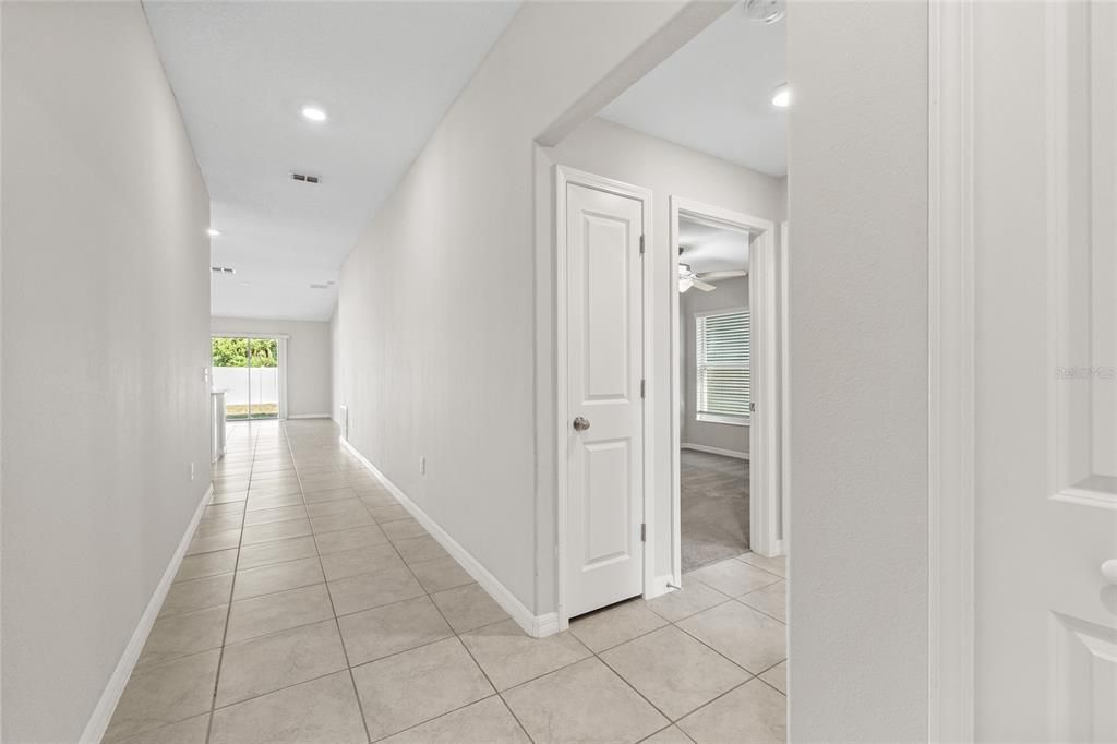 На продажу: $307,000 (3 спален, 3 ванн, 1555 Квадратных фут)