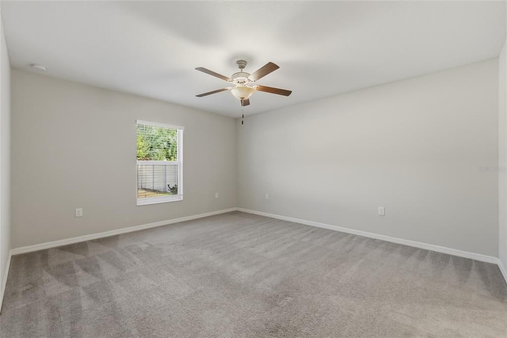 На продажу: $307,000 (3 спален, 3 ванн, 1555 Квадратных фут)