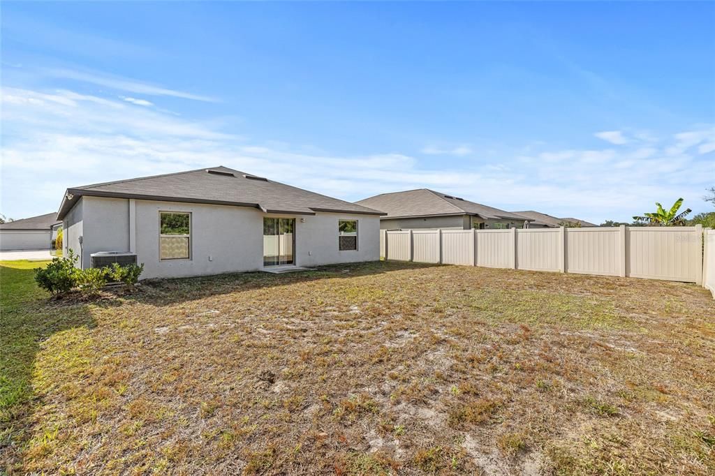 На продажу: $307,000 (3 спален, 3 ванн, 1555 Квадратных фут)