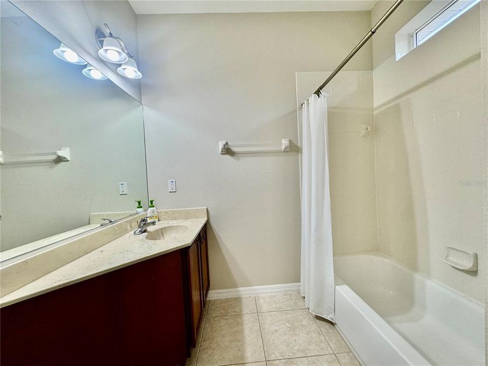 En Renta: $2,400 (3 camas, 2 baños, 1758 Pies cuadrados)